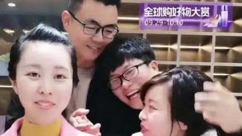 喻晓言 静静的妹妹眼神会说话：静姐是我偶像！  姐，你是咱姐弟三人中老大，父母的骄傲，