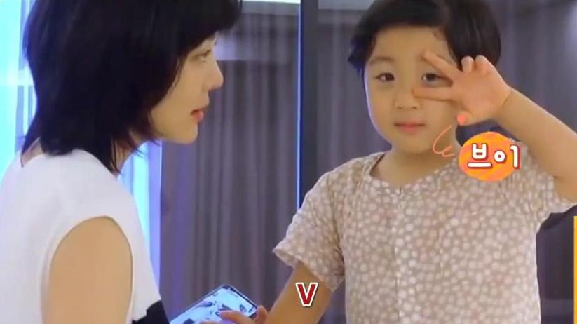 蔡琳豪宅首次公开，极简装修风格不张扬，特殊爱好让人想不到