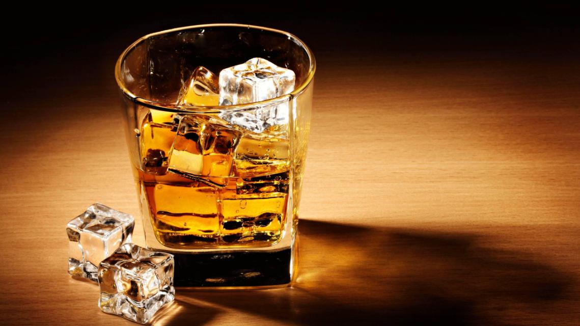 啤酒|在国内闻名遐迩的黄酒，老外都不喝也就算了，为何连国人也嫌弃？