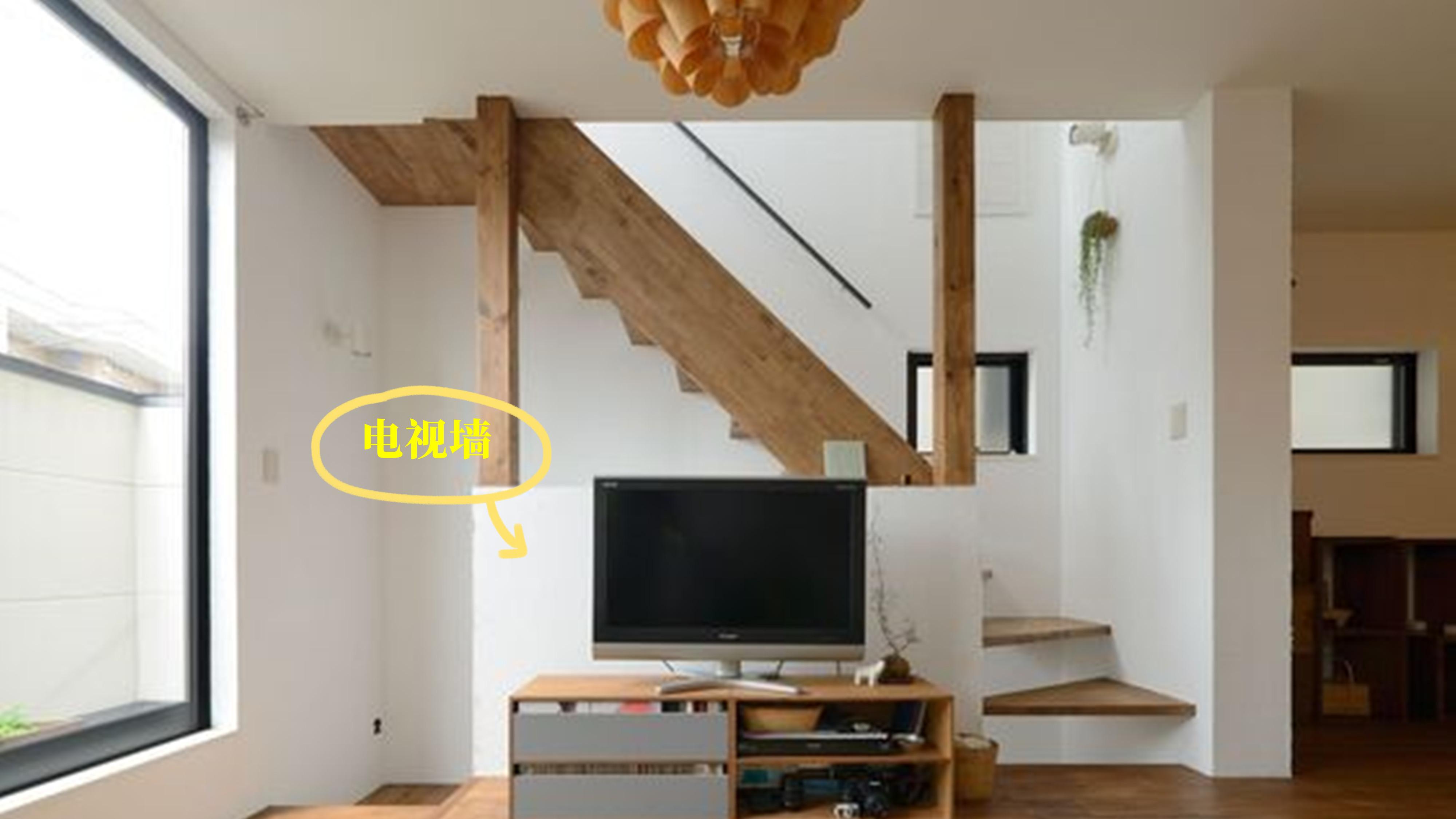 日本房子装修“高段位”，楼梯下方专门留给孩子玩，人性化的设计