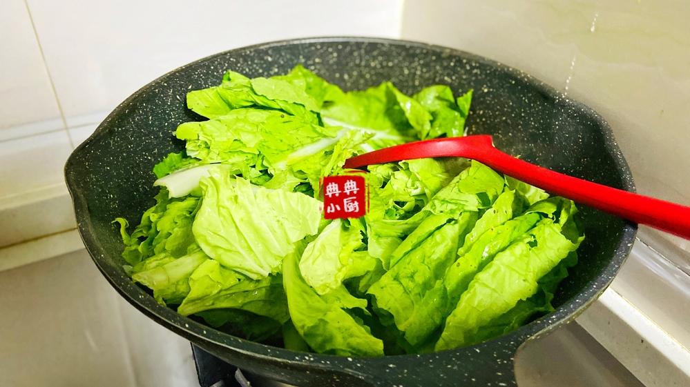 烤鱼|青菜豆腐能不能保平安不知道，但这个季节来一碗，是真的太香了