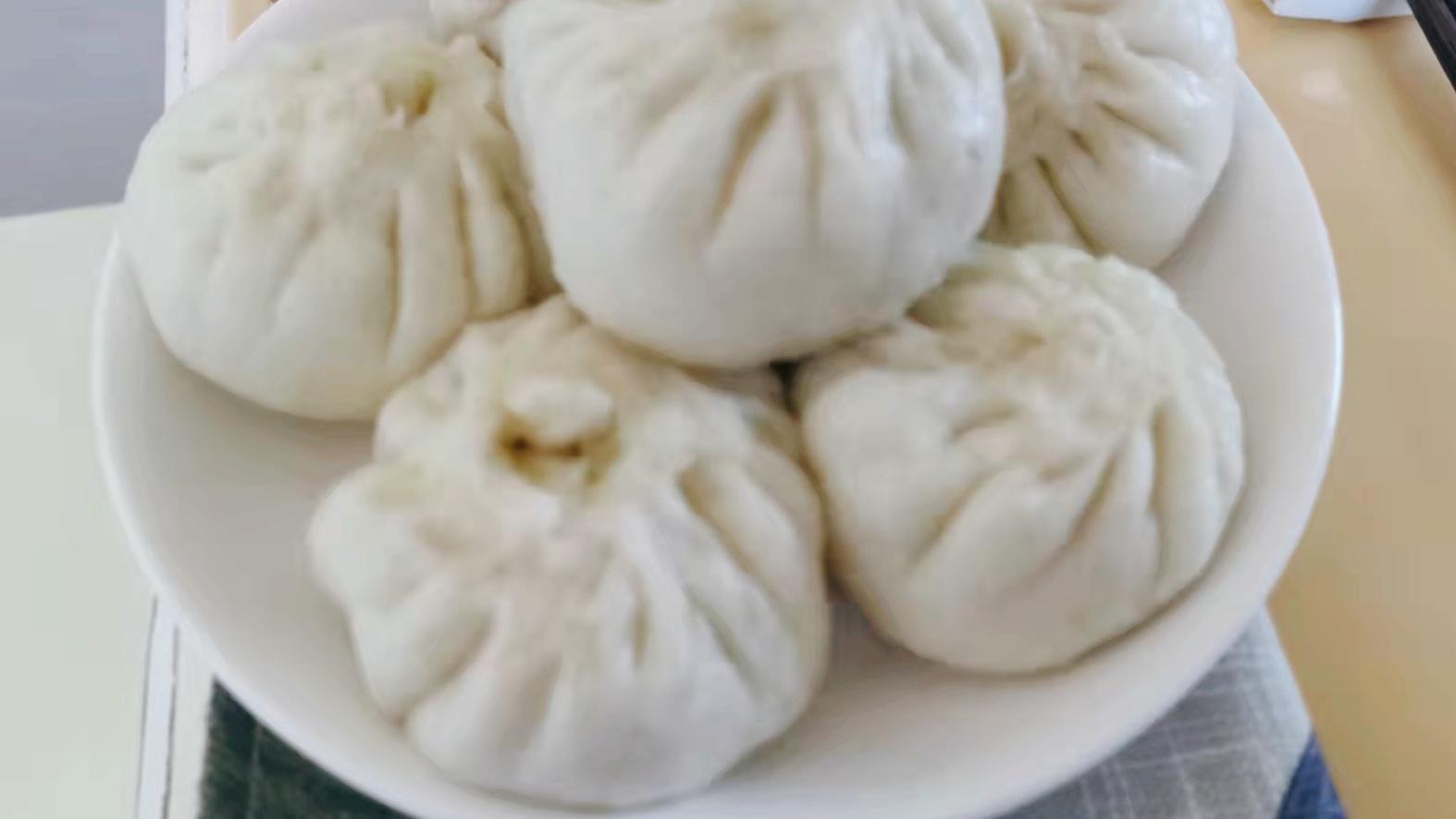 青菜|初冬最该吃的不是芹菜而是它，钙含量居蔬菜之冠，做成包子贼好吃