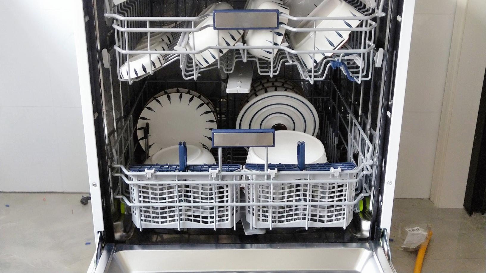 水槽洗碗机，价格贵，容量小，为什么还有这么多人买？来听听实话