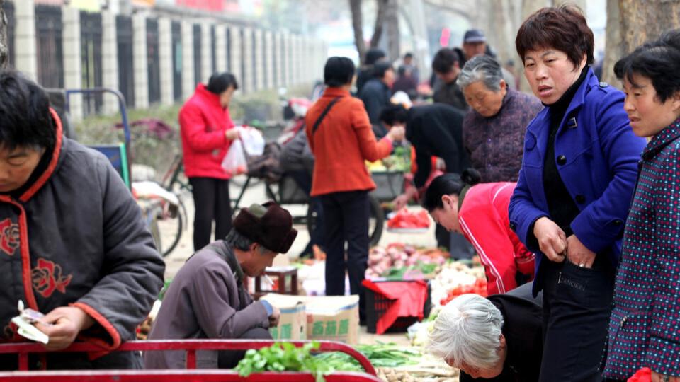 豆腐|曾经盛行的路边摊“农家菜”，为啥现在消失了？4个原因很现实