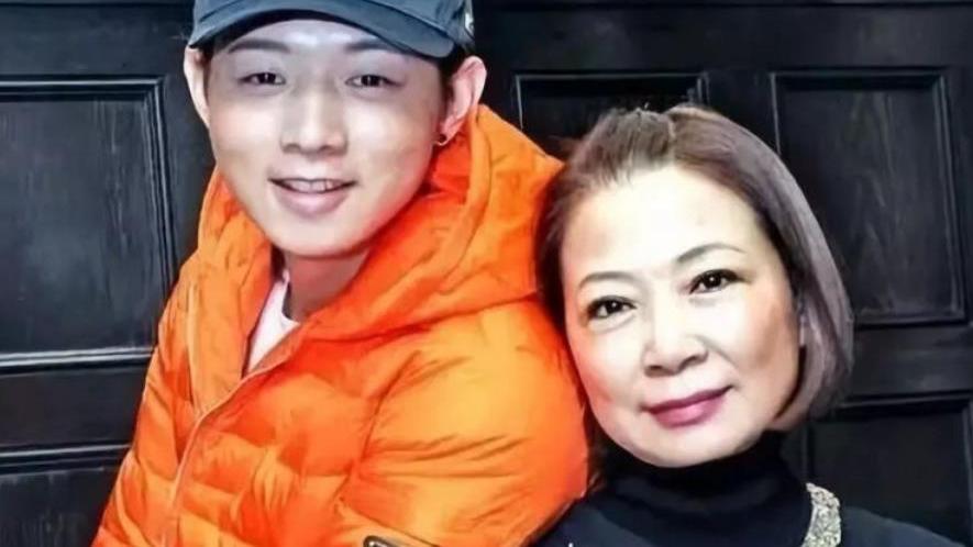 柠重呀|霍尊晒手写信回应风波事件，茶言茶语不知所云，曝想效仿吴秀波