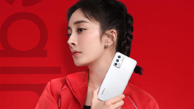 溪来情感 杨幂亲自挑选“情诗”，为心动者送出签名照片，realme真会玩！