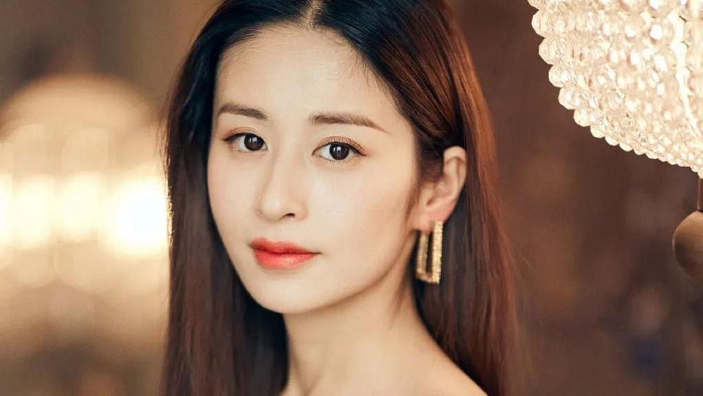 小姐姐 啃豆芽忍饥挨饿、一天一粒老干妈，明星为减肥能有多拼？