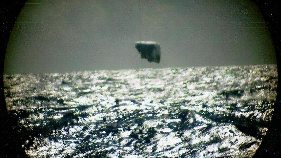 外星人在寻找地球资源？北极圈附近出现UFO，并从海中盗取石油？