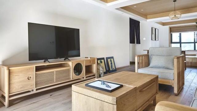 123平日式风三居室，简洁的原木风家具贯穿了整个家