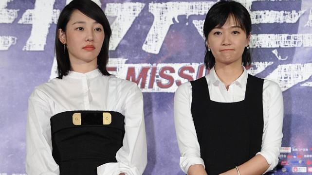 李连杰|与徐静蕾相差10岁的白百何，“三七分”发型虽显老，但穿搭取胜