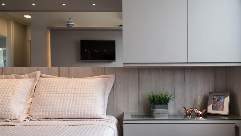 丢掉传统床头柜，桌面镂空做首饰盒，简直就是装修中女生们的福利