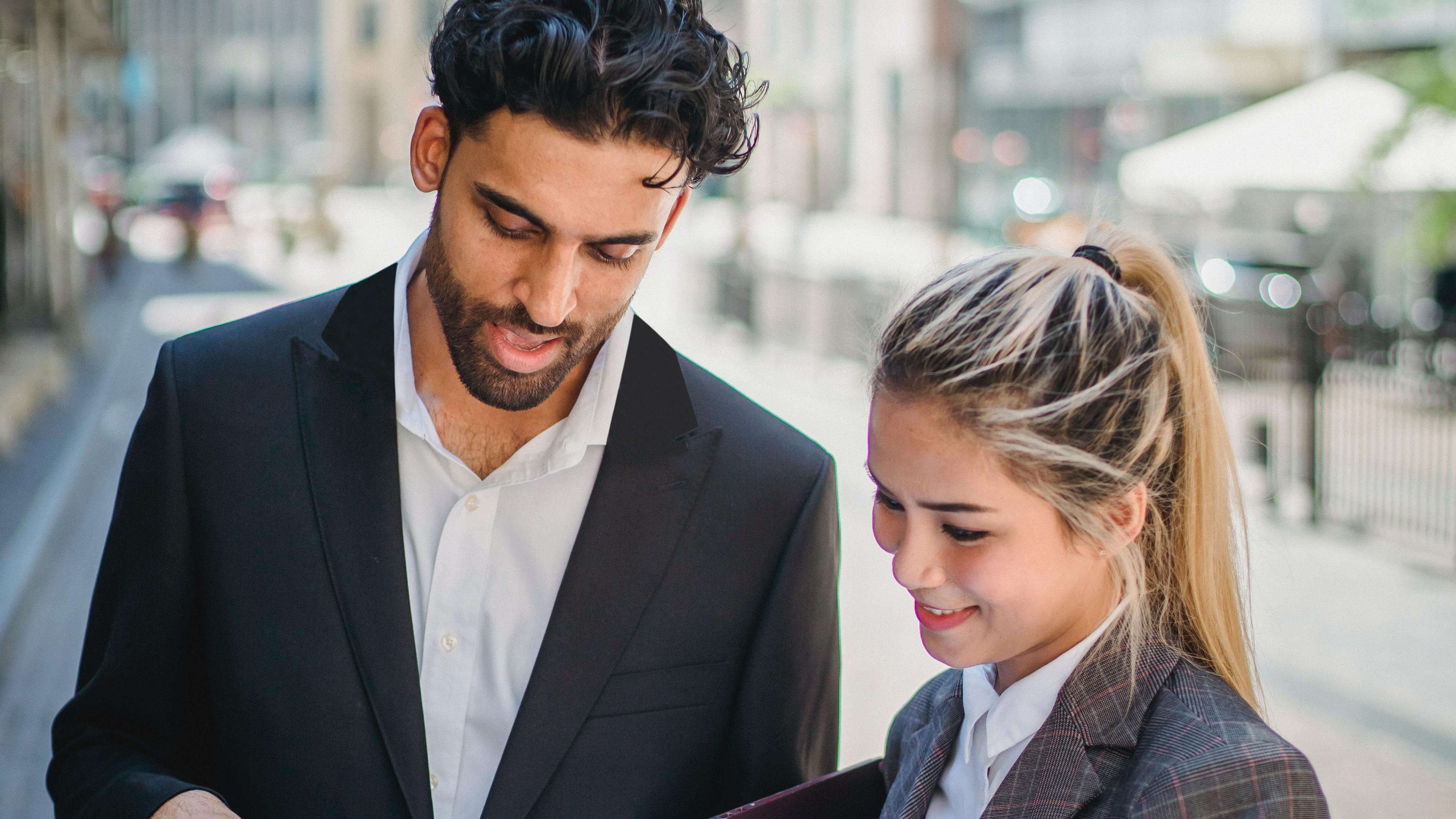 黄栗子 女生这3种表现，说明是在吊着你，别还傻傻当备胎！