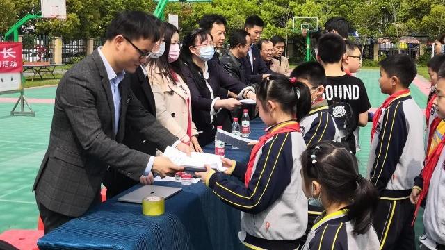 胡了说扒道 武大附属金鹤园学校，邀请警察律师进校园，守护学生成长