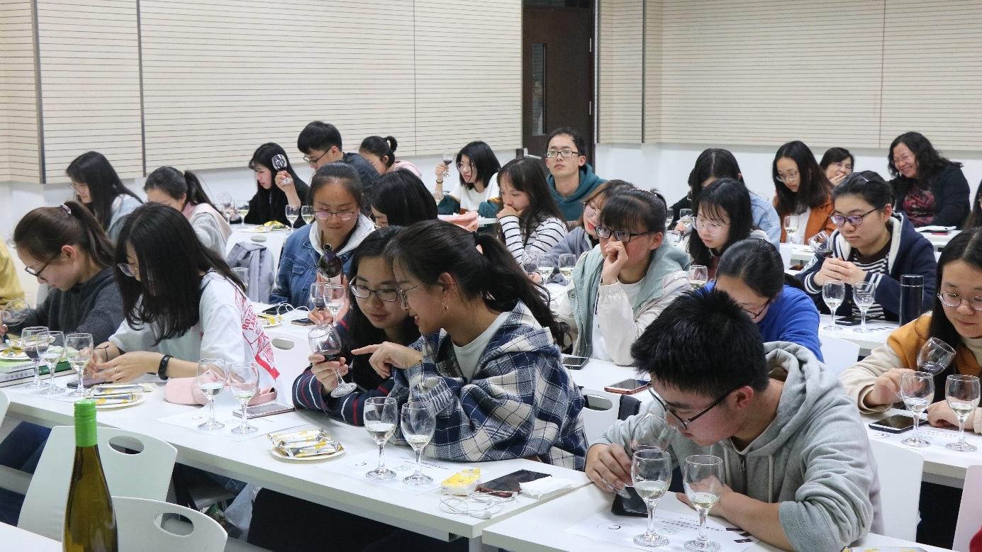 葡萄酒|多所高校取消葡萄酒专业，背后原因令人深思