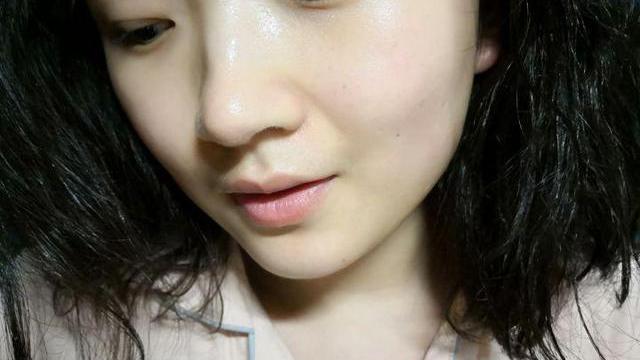 美容|爽肤水应该“拍”还是“涂”？教你正确手法，补水润肤，事半功倍