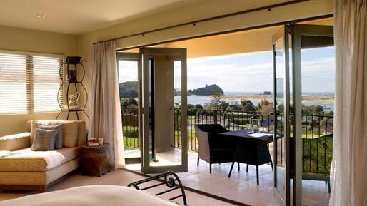 阳台别做推拉门了，又土又脏，聪明人都流行这样设计，新潮又实用