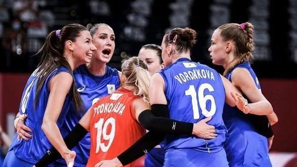 雪落无尘谈|为何领先7分却惨被逆转？郎平慎重考虑后说出真相，网友：太儿戏了