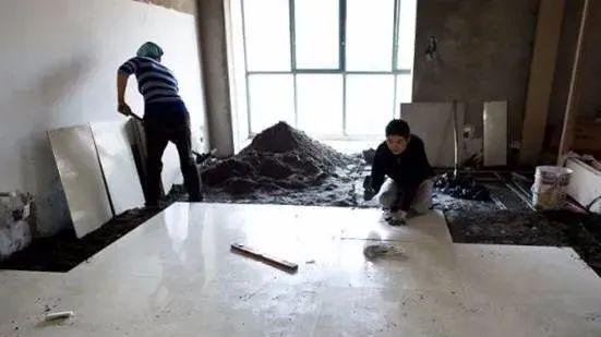 朋友家地砖贴成这样，特别不满意，还要求装修师傅返工！