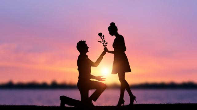 说爱 从“普通女孩”到男人眼中的“万人迷”，她究竟做了什么？