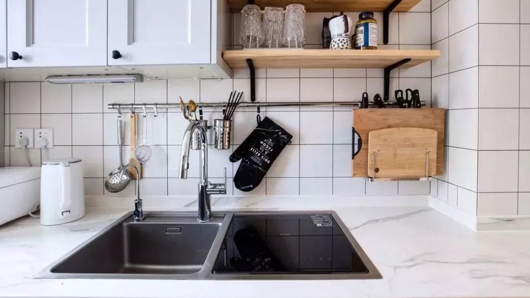 橱柜台面，选石英石还是不锈钢？要不是老师傅提醒，我差点选错