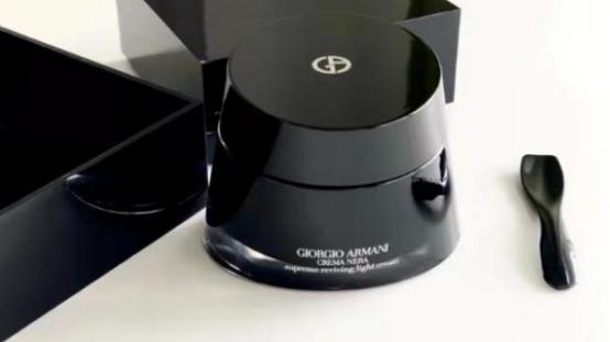 面霜 女人“抗老”不可少几款面霜，法泽拉面霜是首选，有你在用的吗？