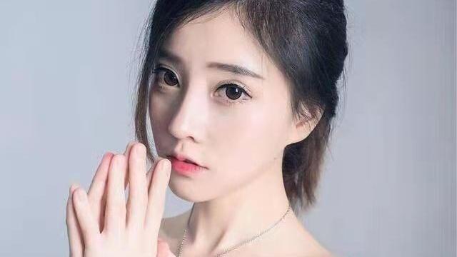 古力娜扎|冯提莫解锁女团新身份，造型装扮成亮点，网友称：有那味了