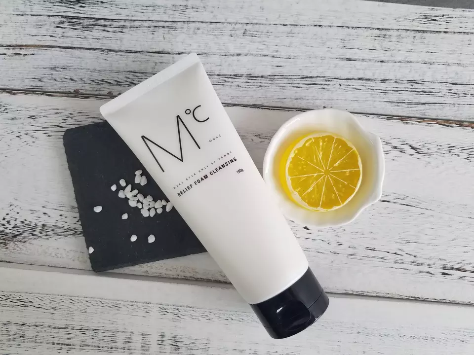 洗面奶 这几款补水去黑头的洗面奶：温和不紧绷，让肌肤零负担