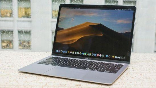 芯片|\搭载M1芯片的MacBook，屏幕莫名其妙地损坏\