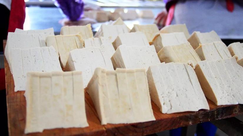 豆腐|才知道做豆腐很简单，1碗黄豆1勺醋，教你在家轻松做，新鲜又好吃