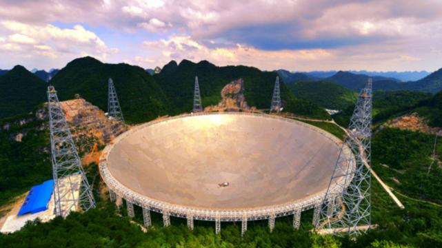 中国天眼 中国天眼探测137亿光年，霍金却担心招来横祸，它发现了什么？