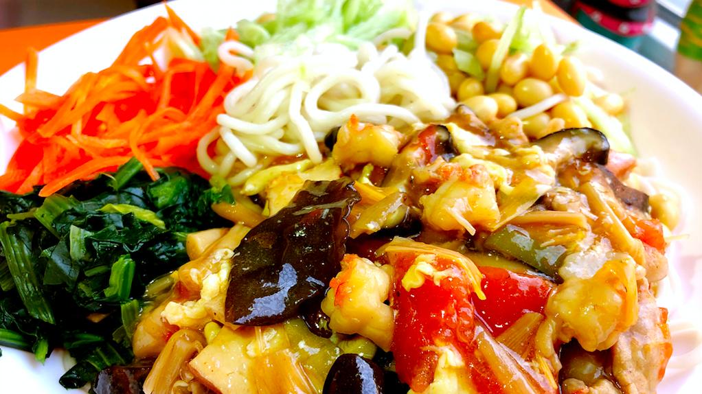 馒头|鲜美香浓的三鲜打卤面，内涵丰富，希望你吃过后喜气盈门