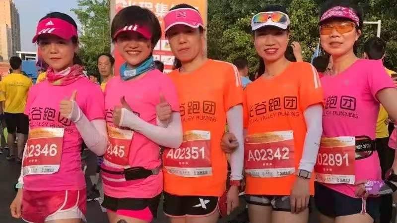 爱美食爱马甲线|你要多吃饭，你明天不是还要跑步吗，多吃饭多吃菜……我的日不落情怀