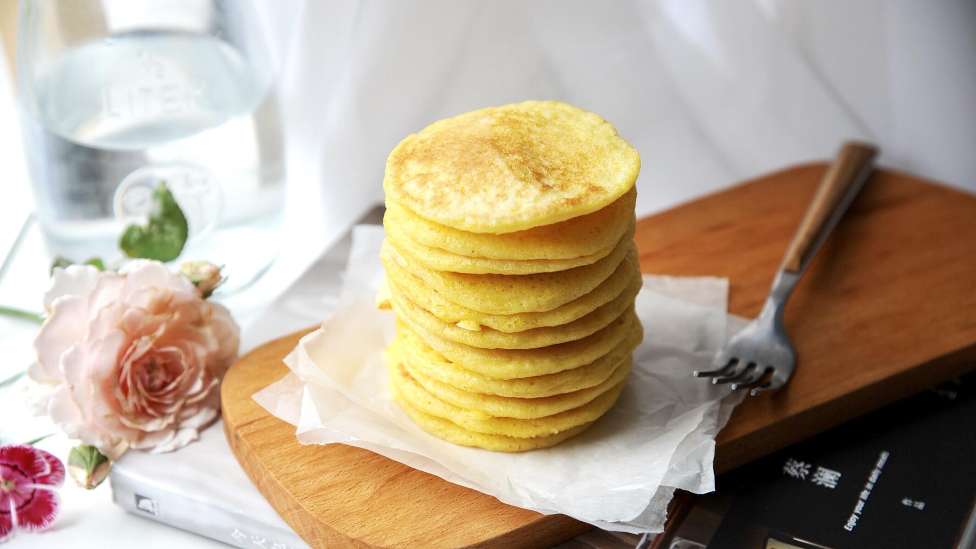 玉米面|早餐不知道吃什么，玉米面早餐饼安排起来，5分钟就做好的美味