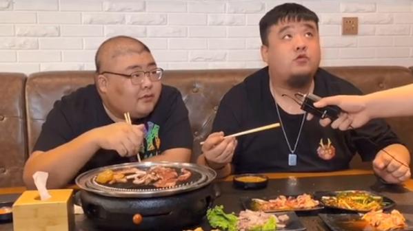 洋葱|泡泡龙悲剧再上演？大蒜涛出营第4天，就吃炸鸡薯条，脸上现黑斑