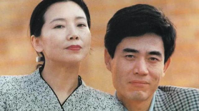 情感小圆桌|陈宝国回忆当年追求赵奎娥：狼多肉少，先下手为强，如今相爱相伴47年