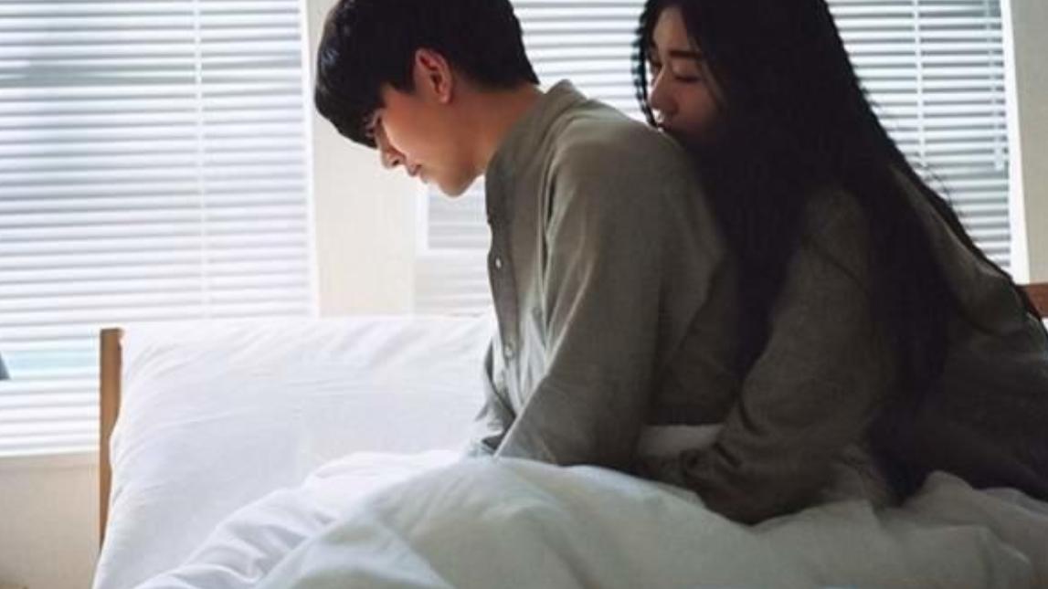 奶兔故事会|女人结婚之前去见男友母亲，准婆婆跪在地上请求：和我儿子分手吧
