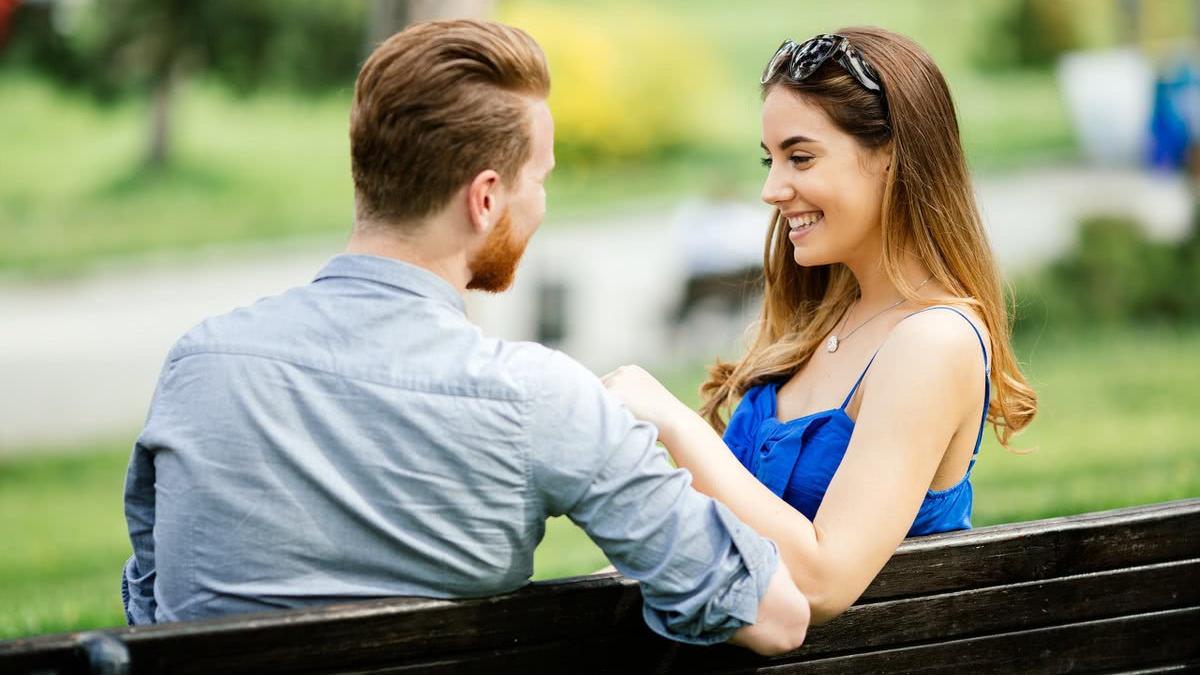 晓爱说情感 人到中年，男人才顿悟：从结婚那刻起就要善待妻子