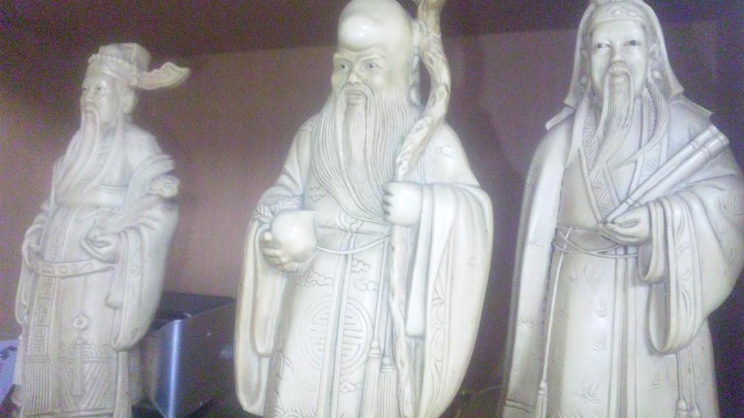 情微说 理论上，人类能活1000岁，那余下的900多岁为何无故“消失”了？