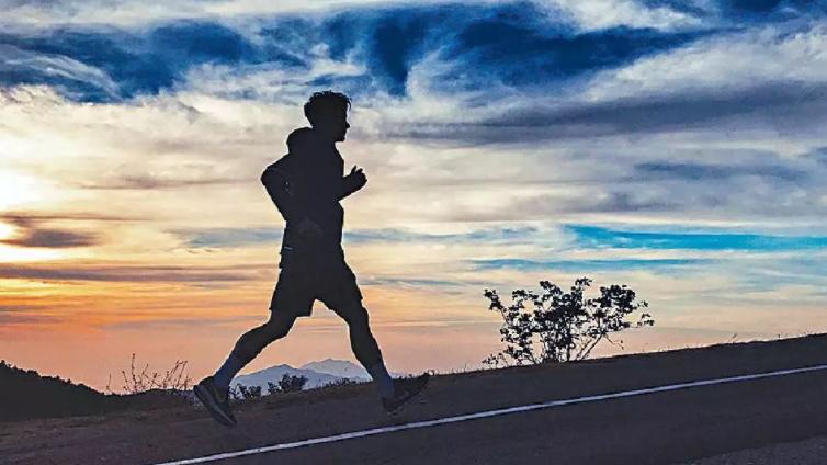 文华养生|长期坚持跑步，有助于健康，只有科学跑步才是最有效的