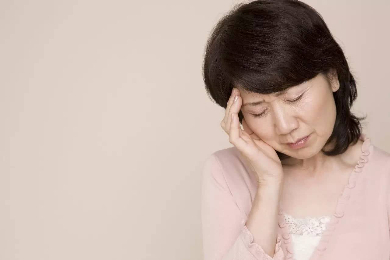 医生|让皱纹“害怕”的食物有哪些？医生提醒：若想皱纹减少，常服2物