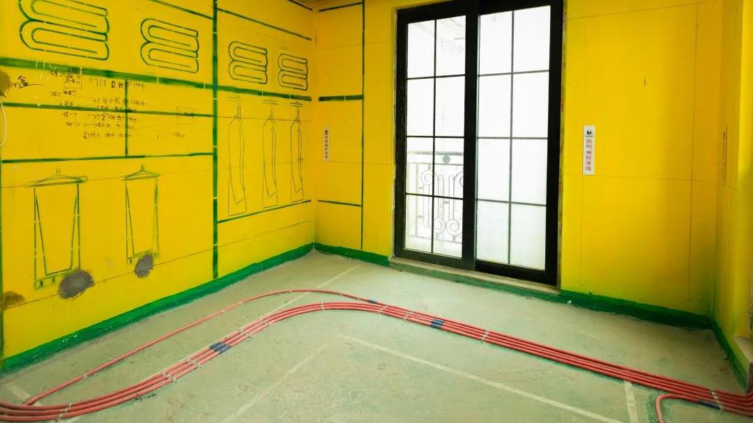 装修刚开始就看到满屋黄黄绿绿的墙固地固，证明你要交智商税了