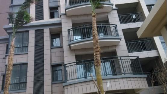 买房遇到这种阳台就避开，装修才知头疼，一点小改动也不允许