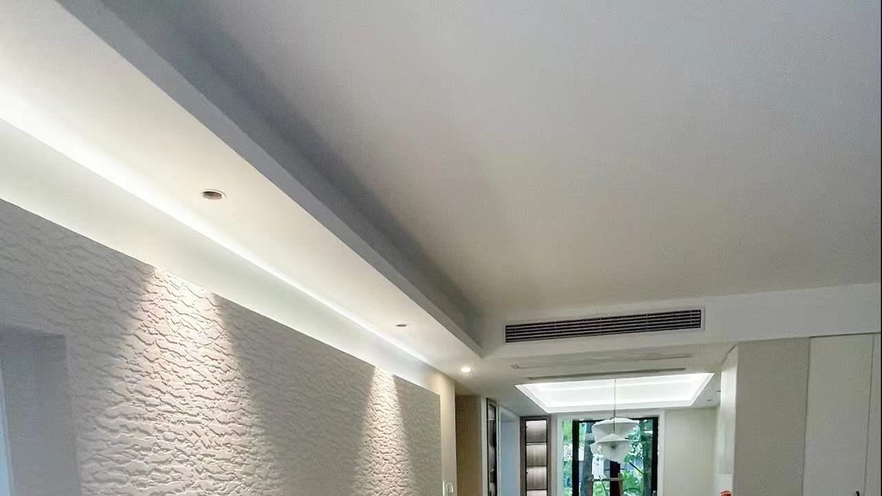 为了环保，全屋坚持刷硅藻泥，如今入住两年，真的只想重返大白墙