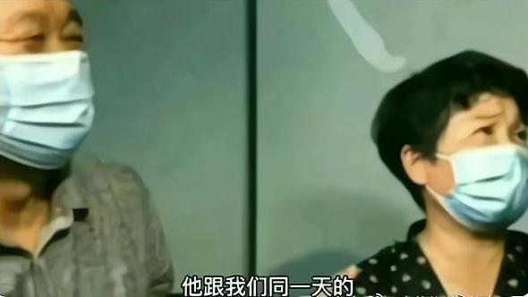 粉色|杜新枝到底有没有钱？网曝杜新枝是千金大小姐，却卖惨管父亲借钱