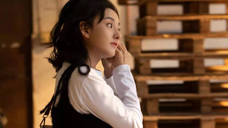 相见相思|《乔家的儿女》“自作多情”的乔四美：不矜持的女孩，易受伤