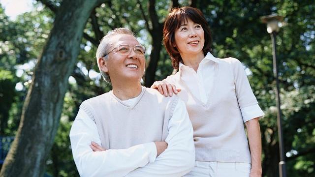 筱筱漫谈情感|“老夫少妻”有真爱吗？65岁大爷：和50岁女人再婚后，我伤心欲绝