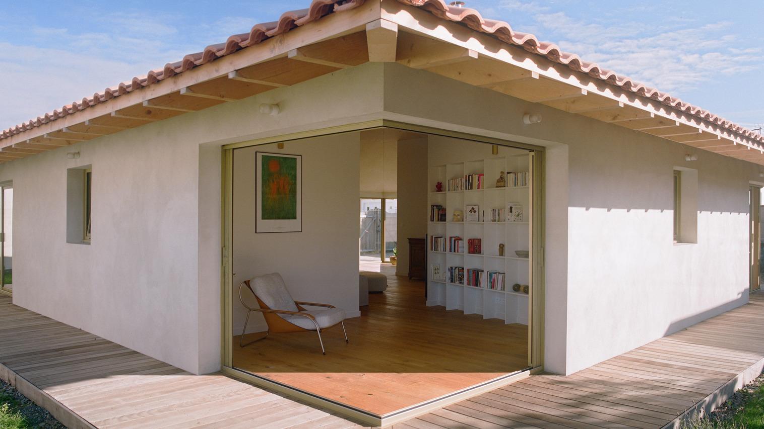 缺少四个墙角的私人住宅：通风和采光恰到好处，舒适惬意