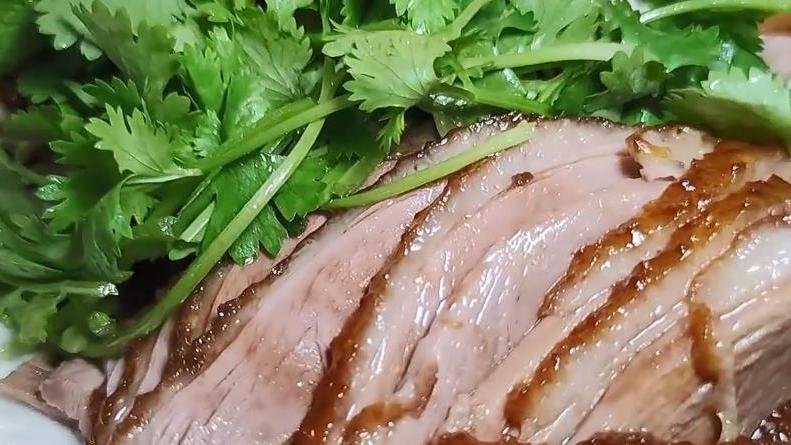 胡萝卜|潮州30年卤水老店，专做世界第一大鹅，一只500元每天50只