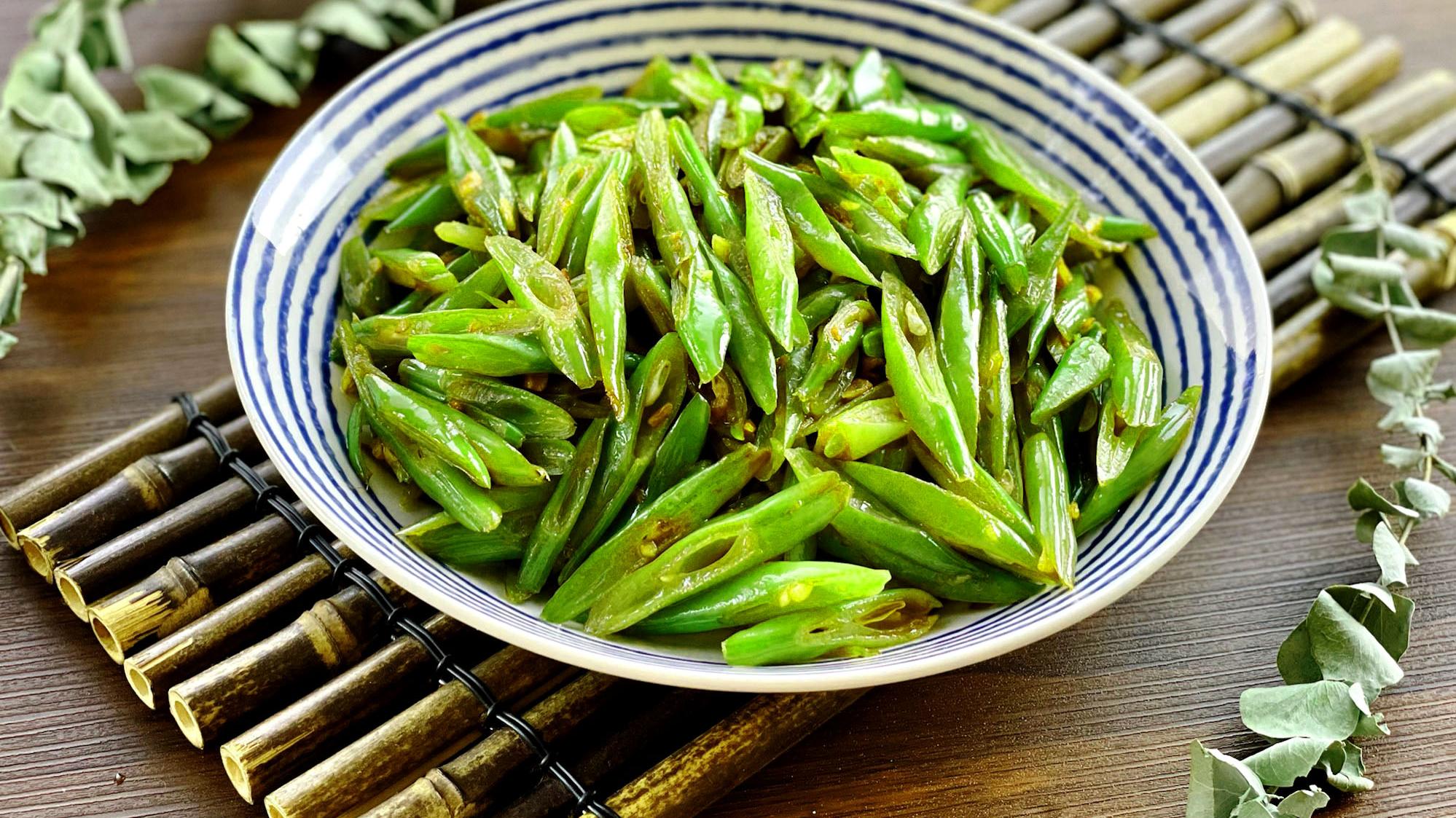 青椒|入秋后，宁可不吃猪肉，也别忘吃这菜，低脂又健康，补钙长个头