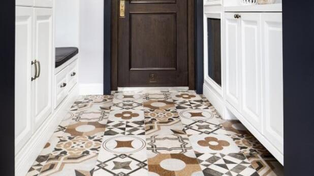 越来越多人这样设计玄关柜，方便实用又漂亮，不浪费一寸空间